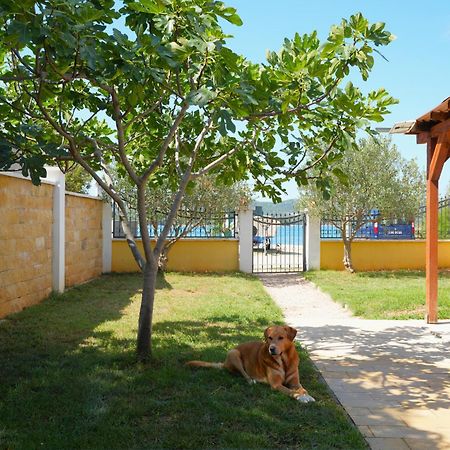 Holiday Home - Beach House 'Amarella' Turanj Ngoại thất bức ảnh