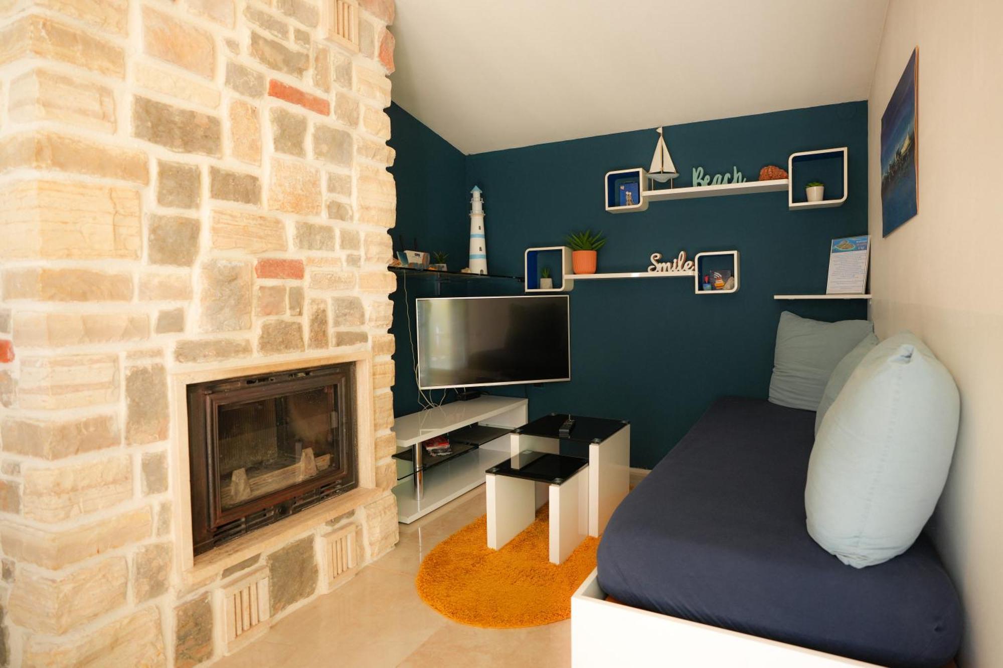 Holiday Home - Beach House 'Amarella' Turanj Ngoại thất bức ảnh