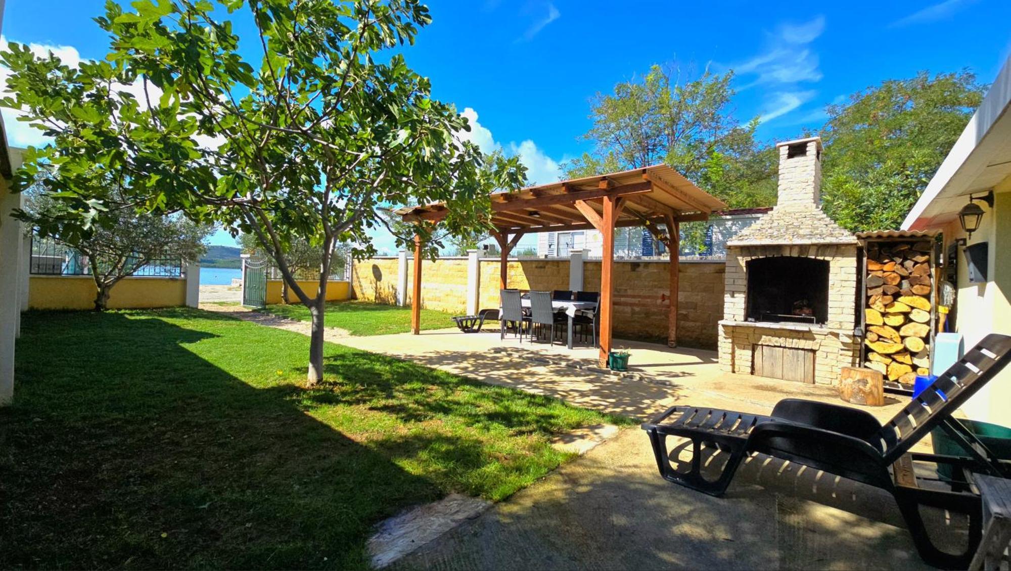 Holiday Home - Beach House 'Amarella' Turanj Ngoại thất bức ảnh