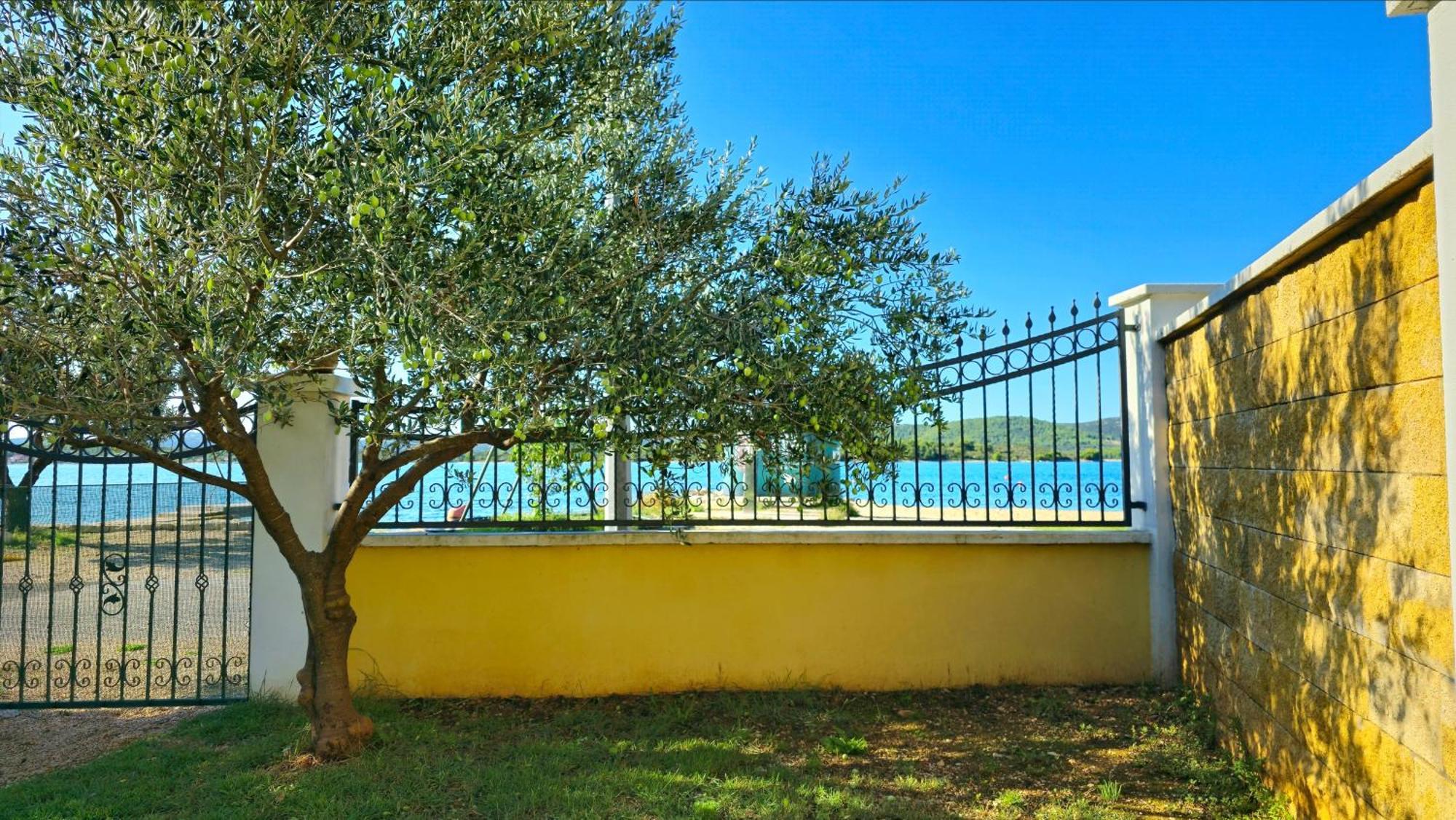 Holiday Home - Beach House 'Amarella' Turanj Ngoại thất bức ảnh